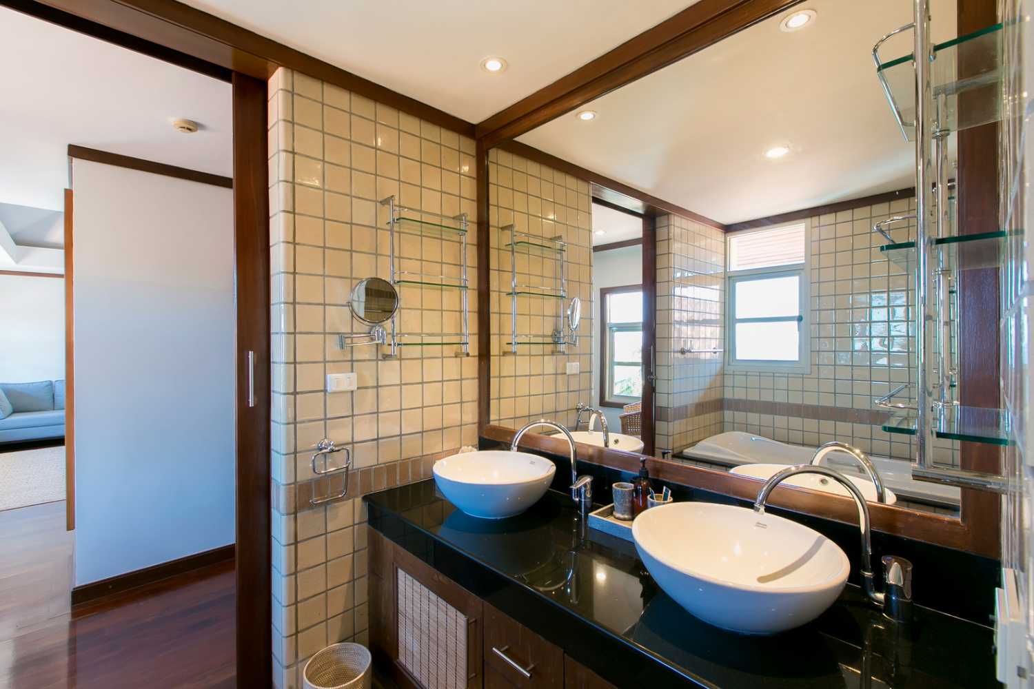 Property image - full photo 6
