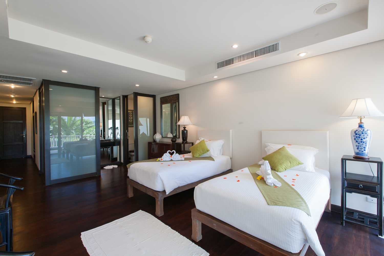 Property image - full photo 8