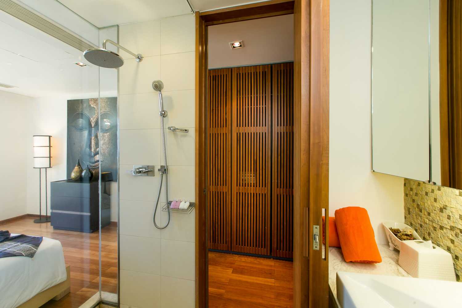 Property image - full photo 12