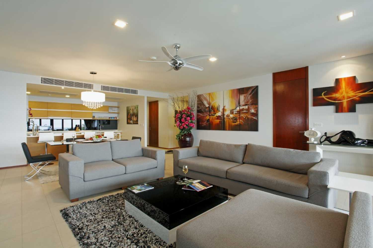 Property image - full photo 4