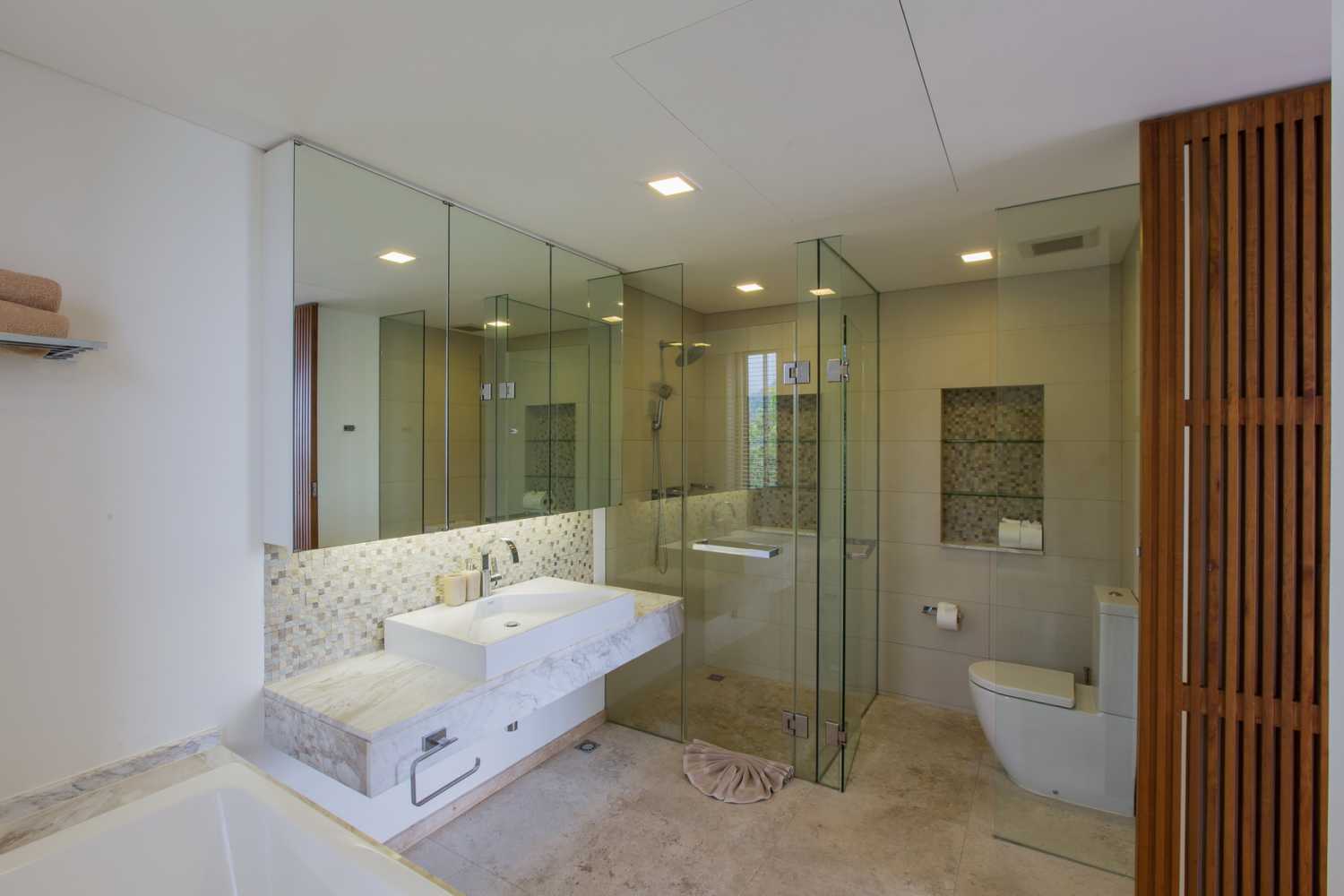 Property image - full photo 4