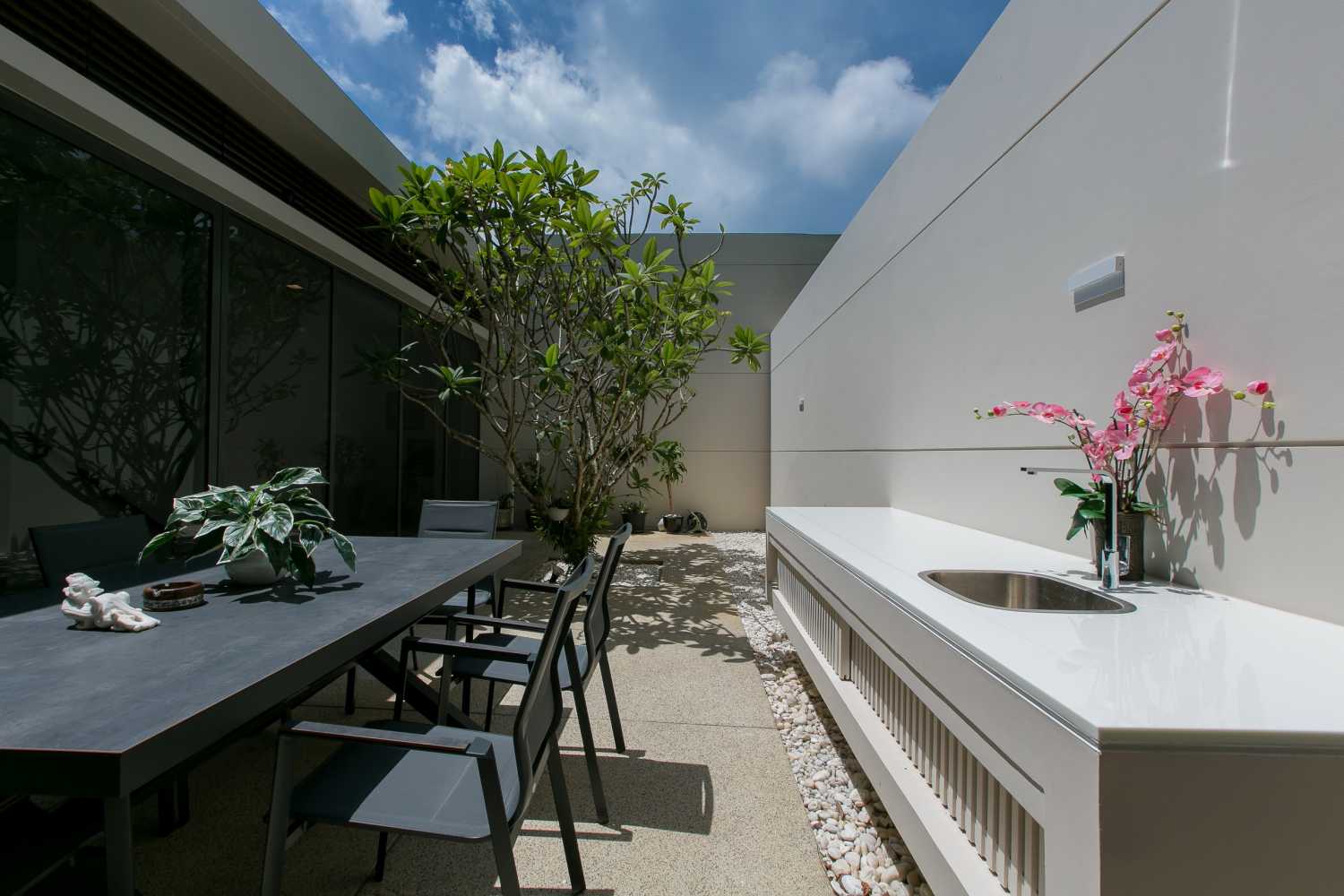 Property image - full photo 15