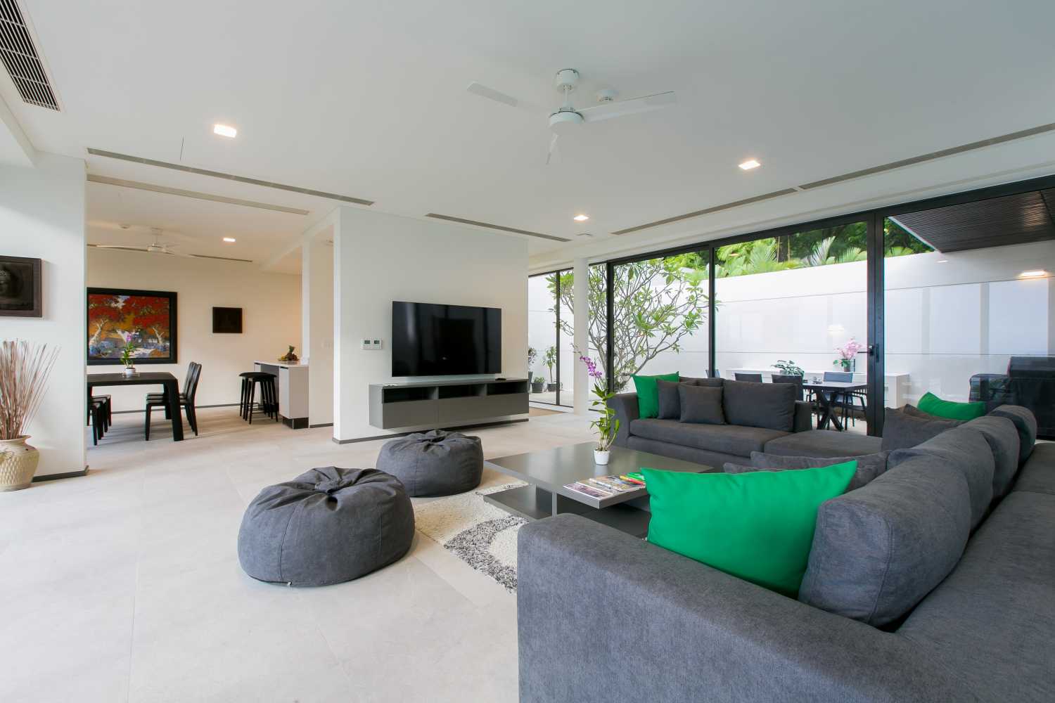 Property image - full photo 4