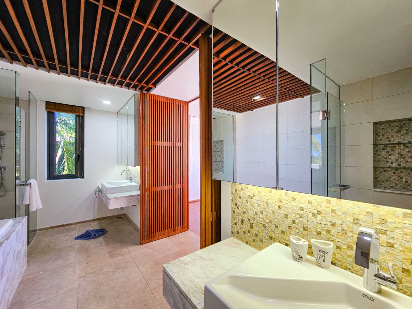 Property image - full photo 11