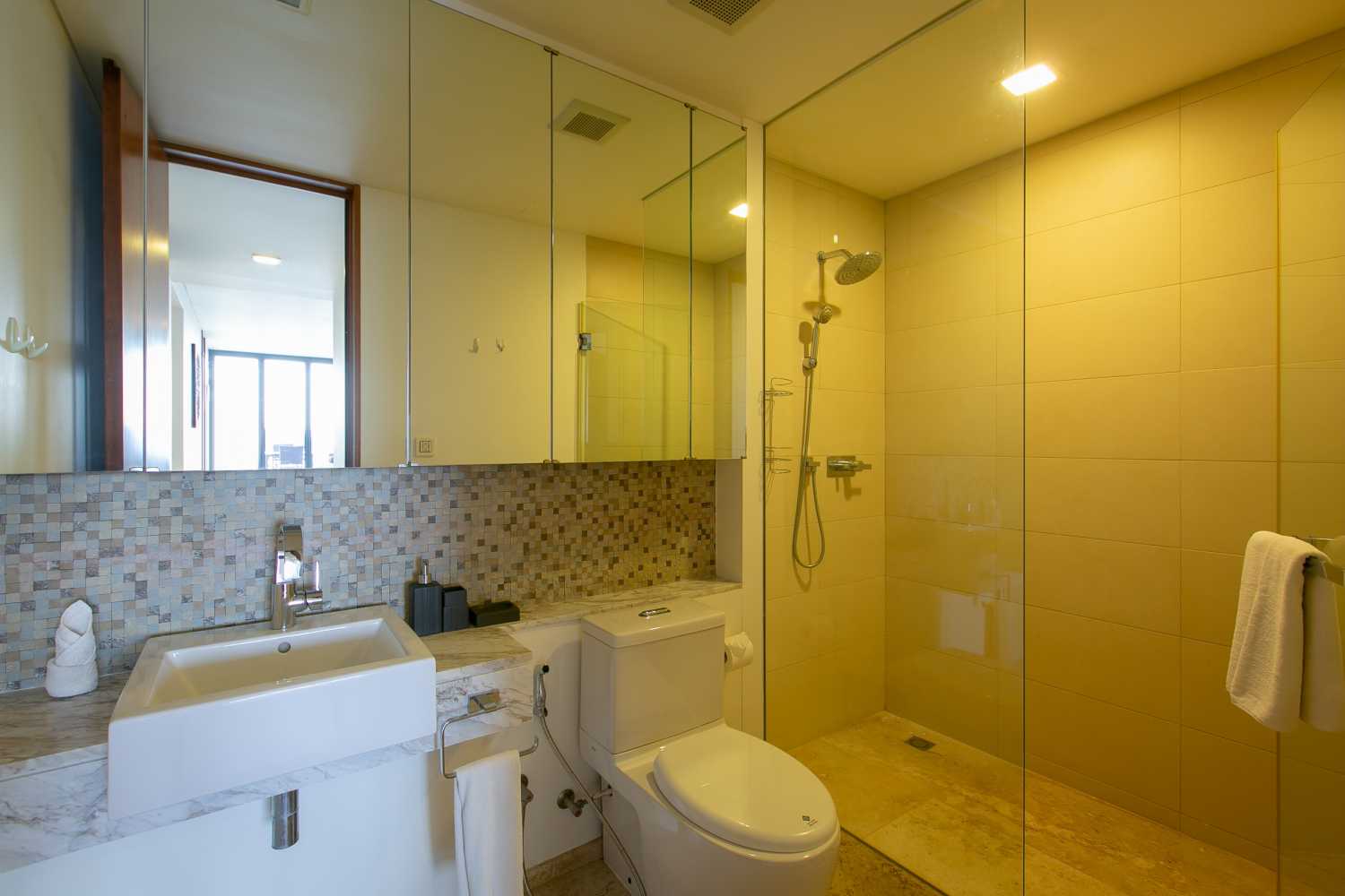 Property image - full photo 12