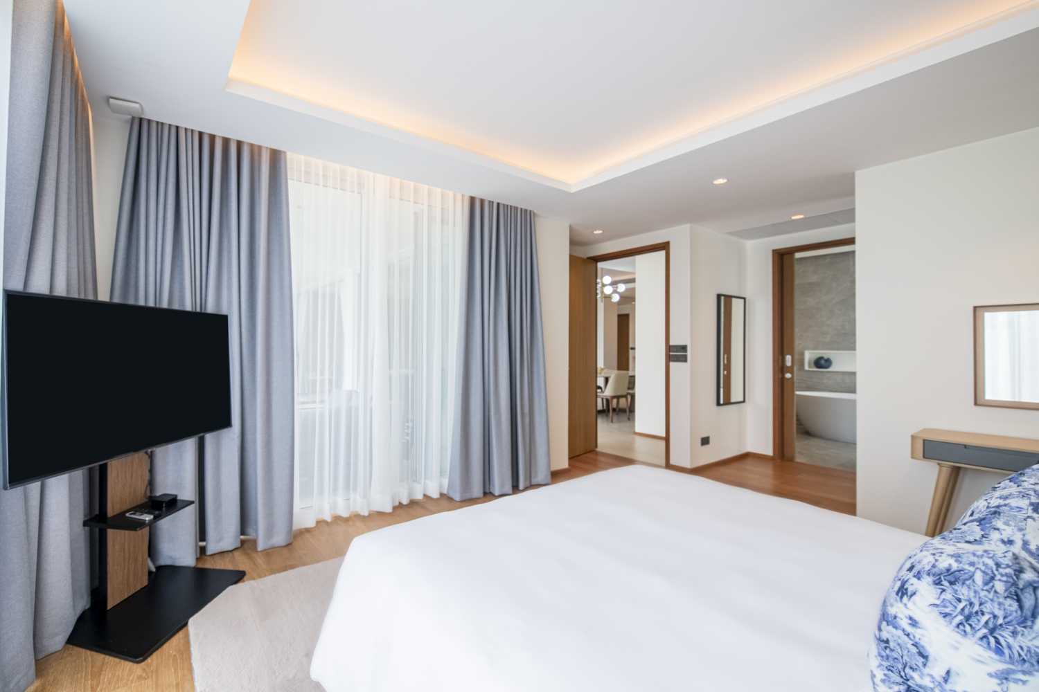 Property image - full photo 12