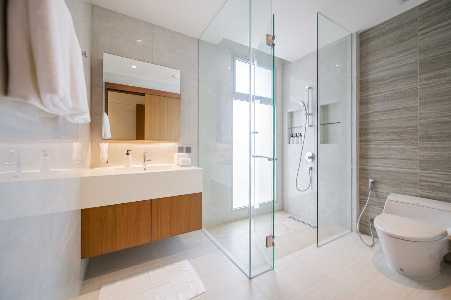 Property image - full photo 16