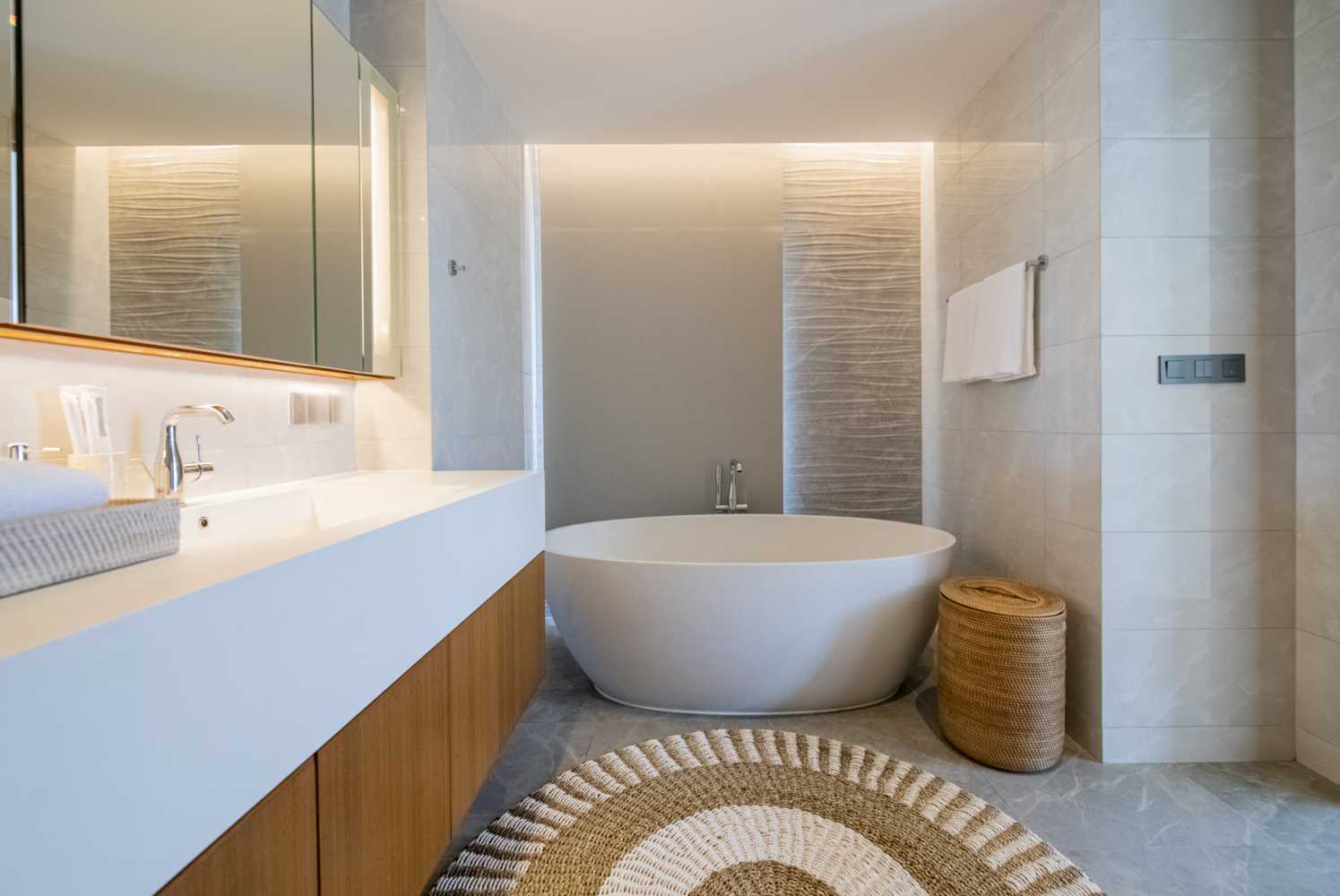 Property image - full photo 10