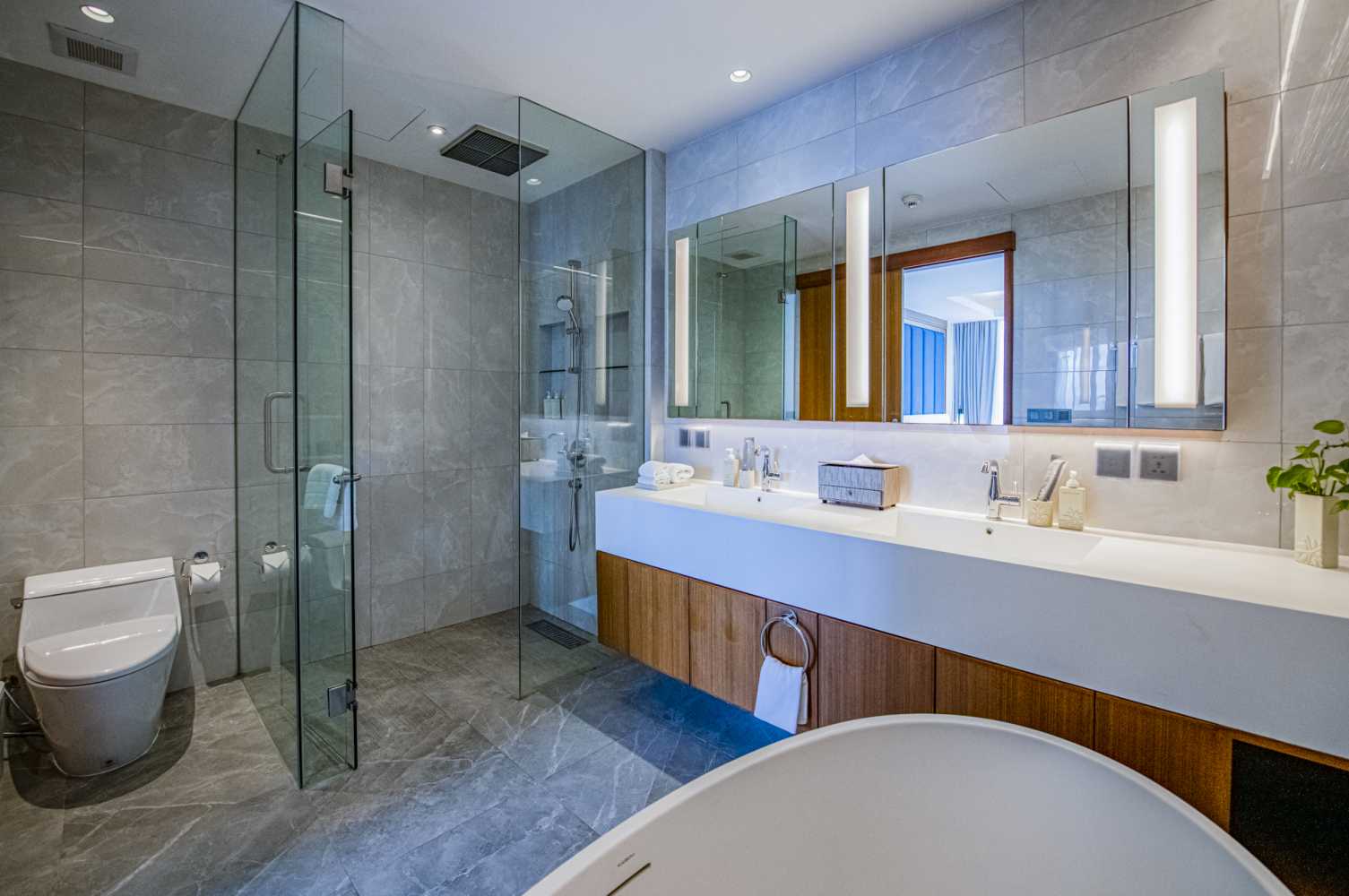 Property image - full photo 12