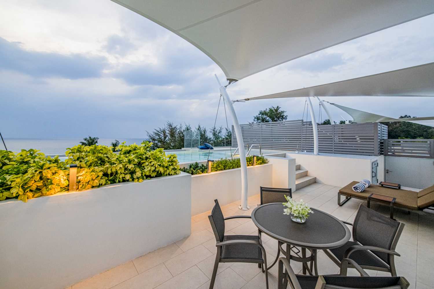 Property image - full photo 16