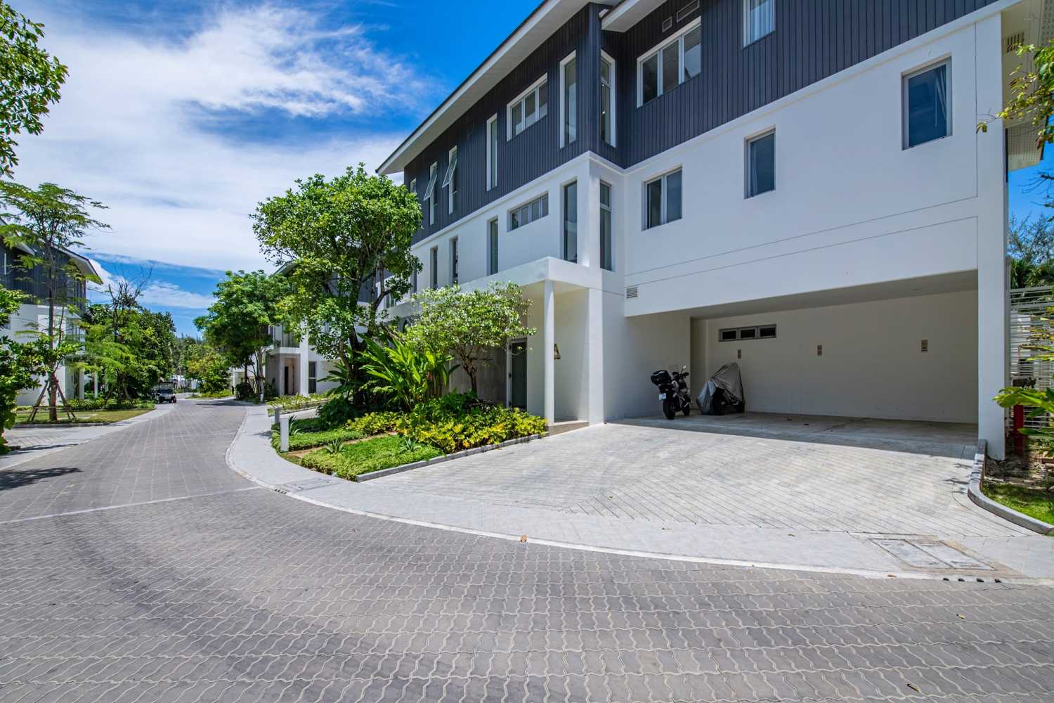 Property image - full photo 16