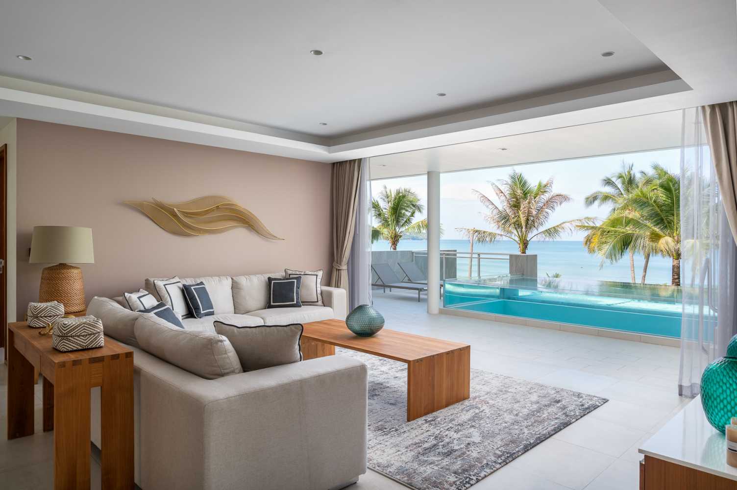 Property image - full photo 4