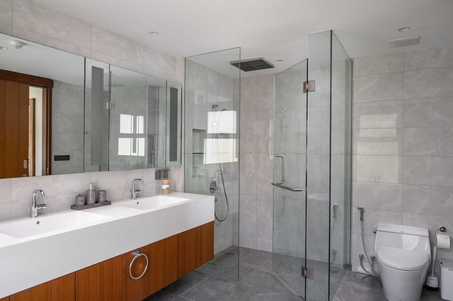 Property image - full photo 10
