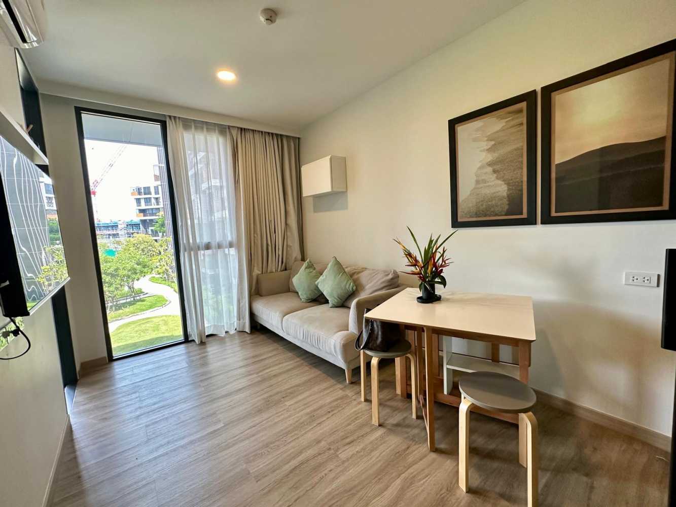 Property image - full photo 2