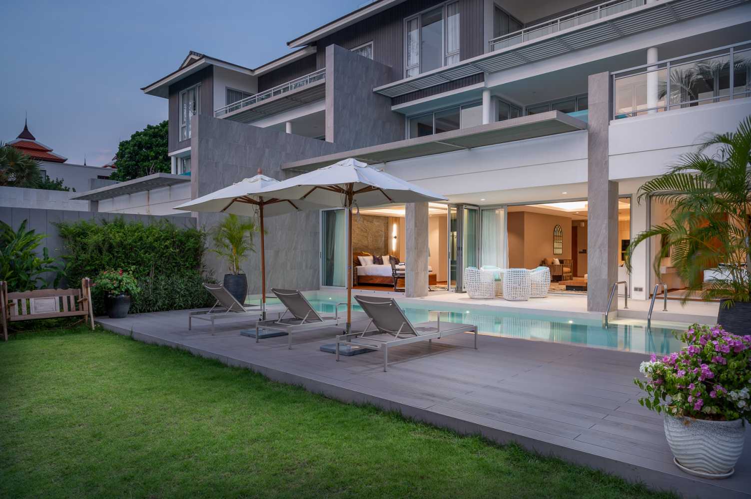 Property image - full photo 14