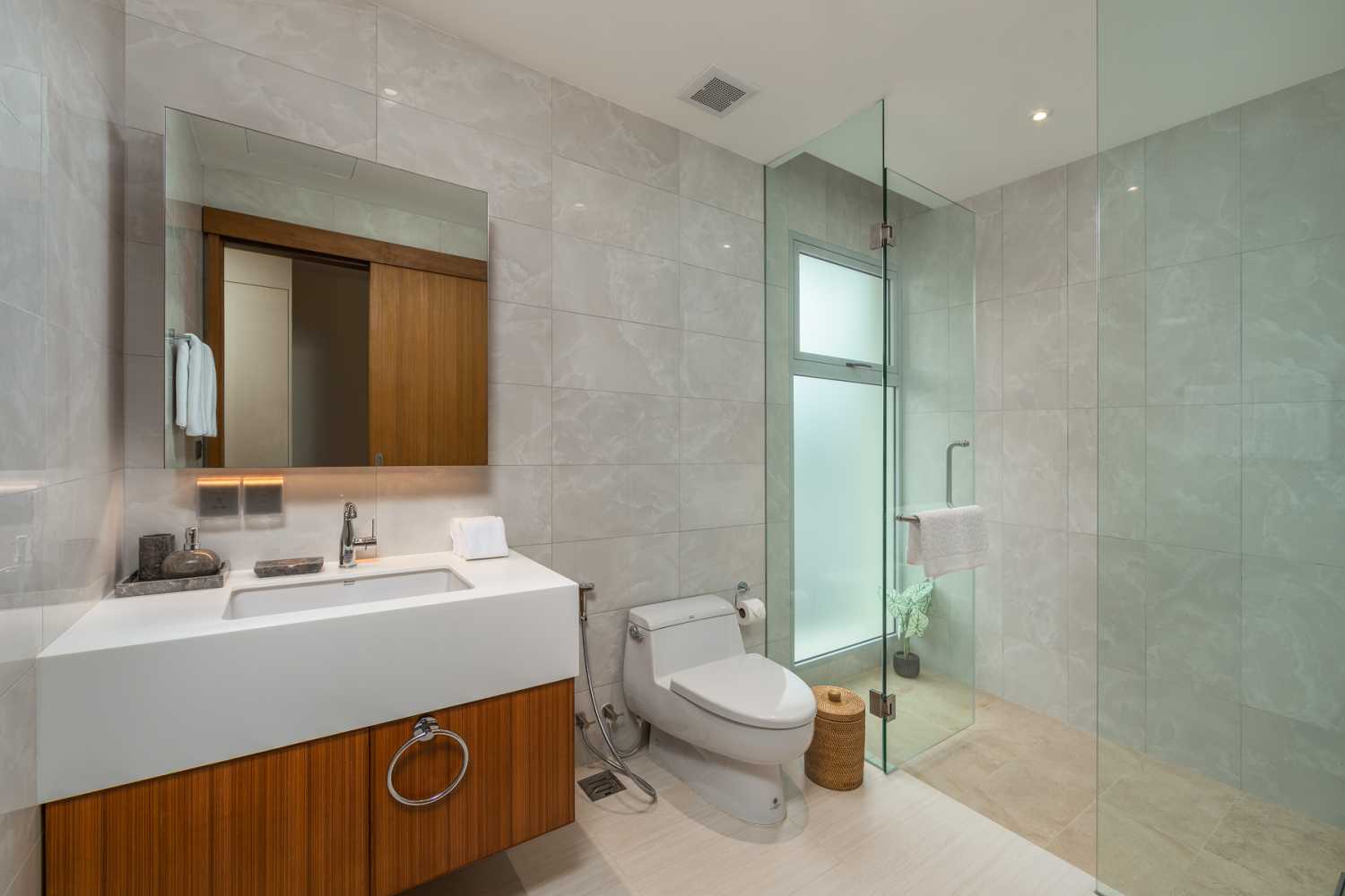 Property image - full photo 15