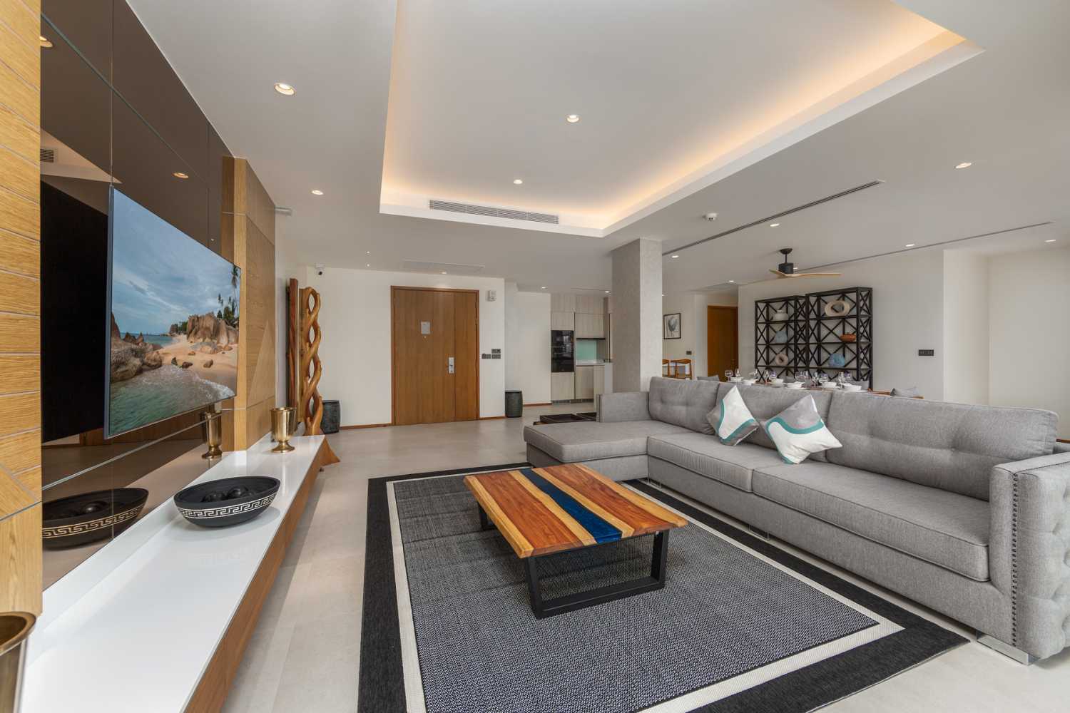 Property image - full photo 2