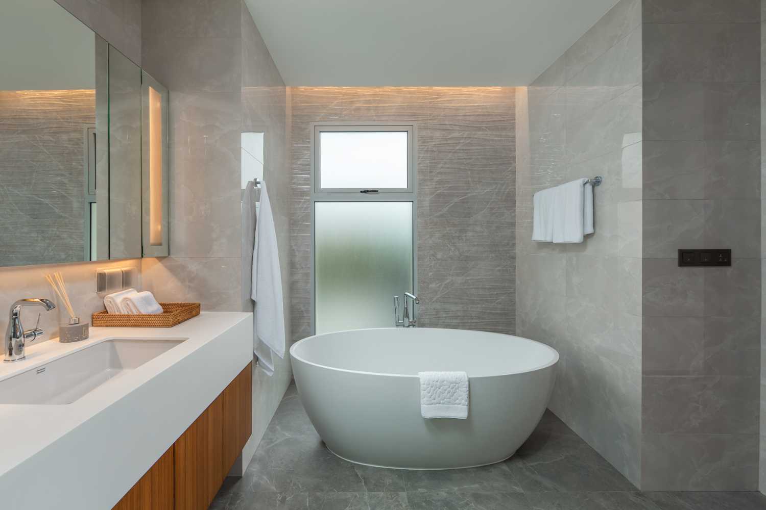 Property image - full photo 12