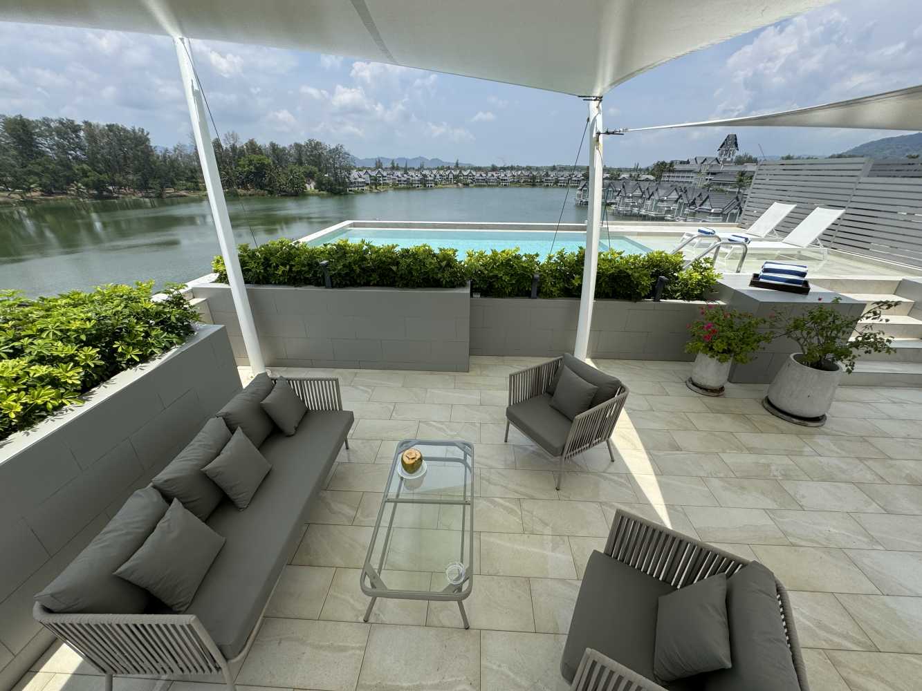 Property image - full photo 16