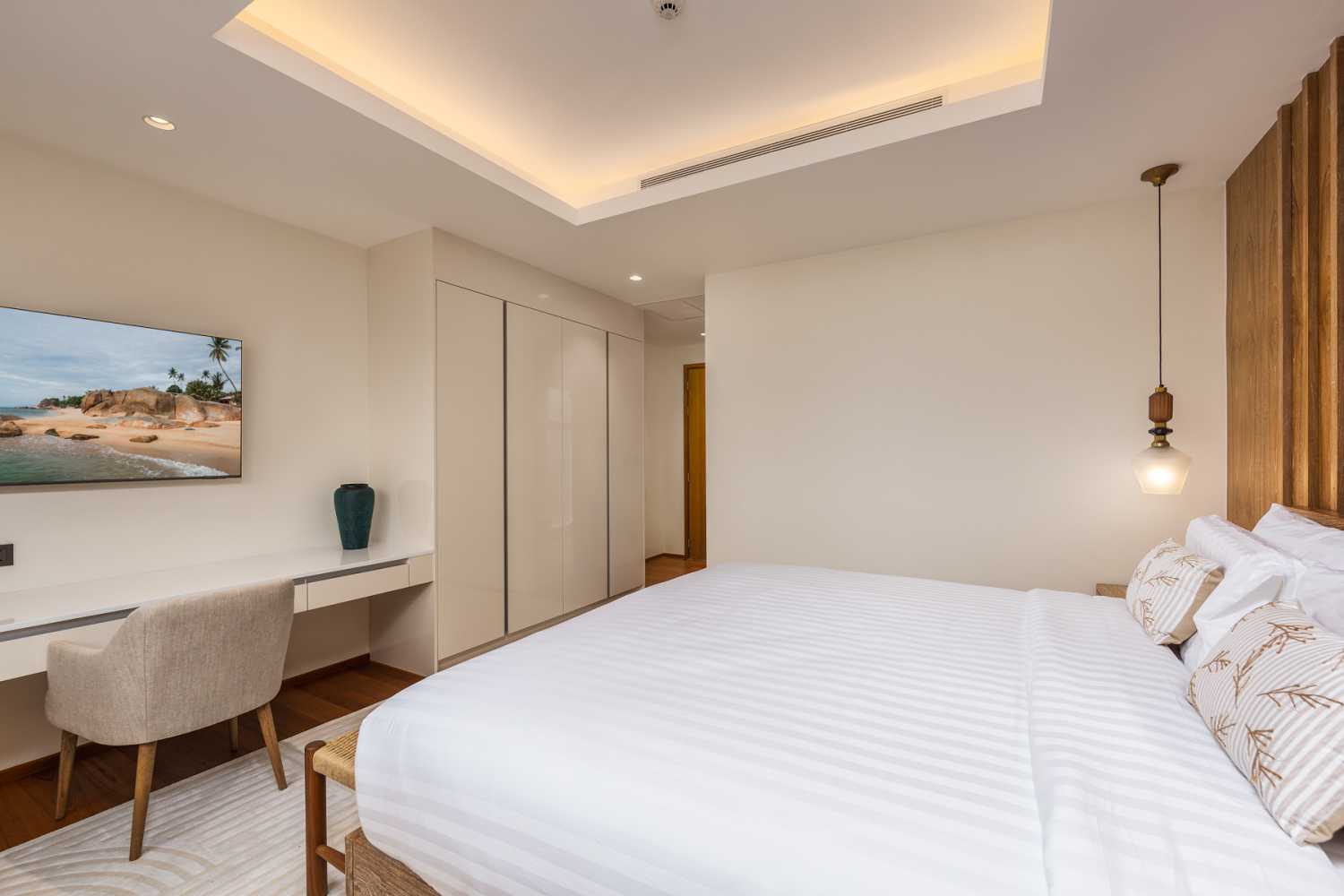 Property image - full photo 11