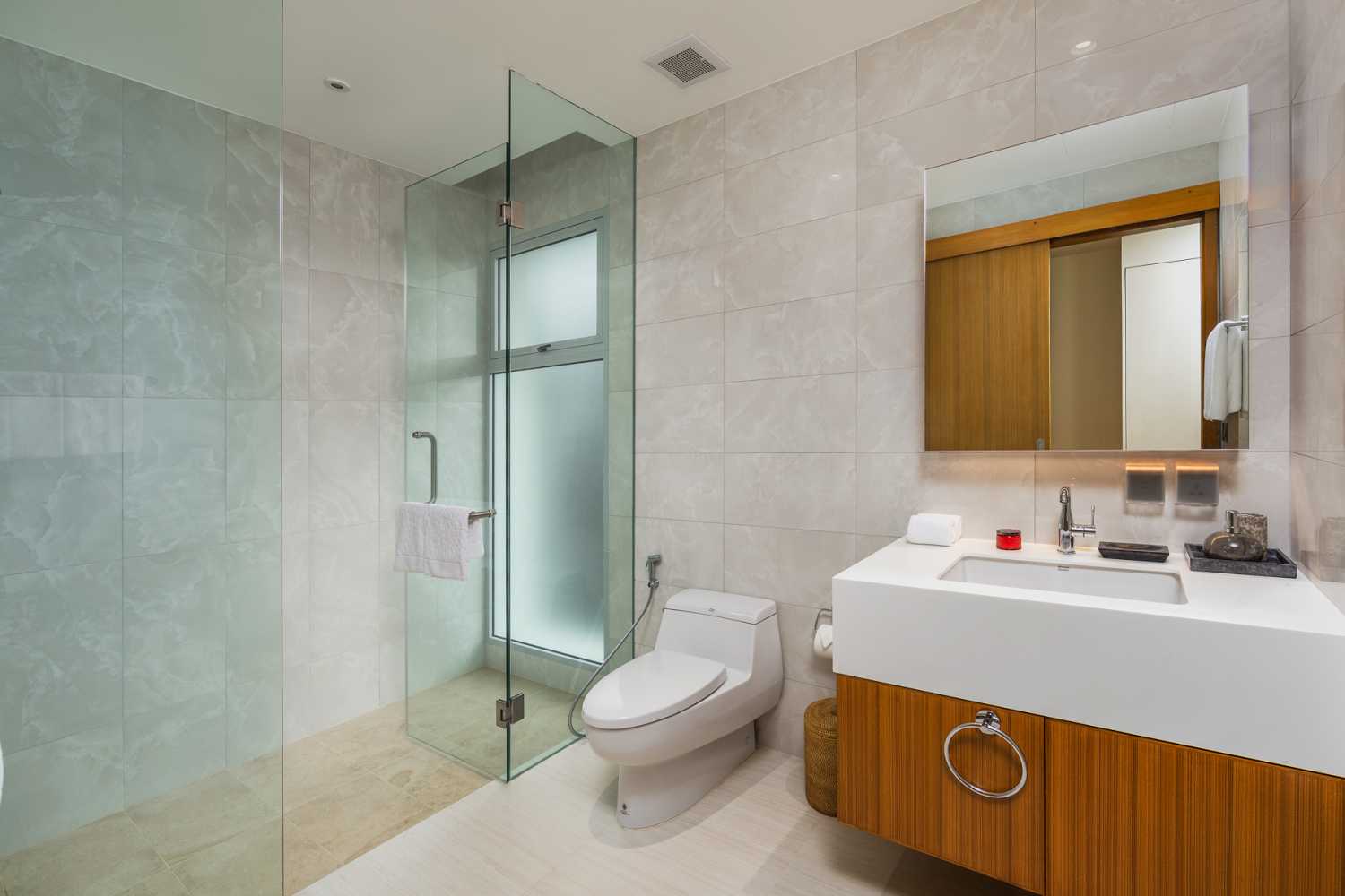 Property image - full photo 12