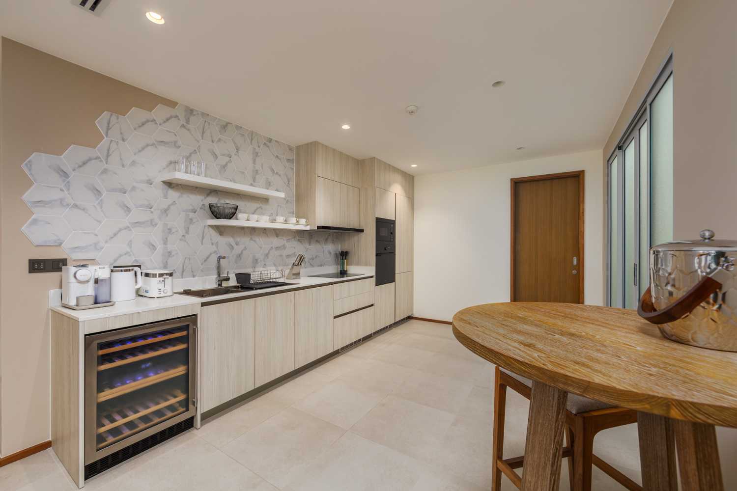 Property image - full photo 5