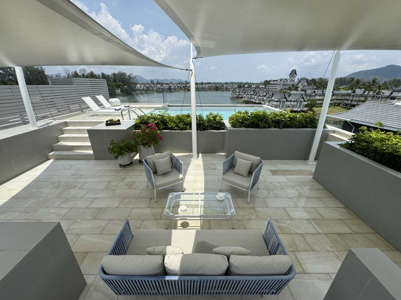 Property image - full photo 14