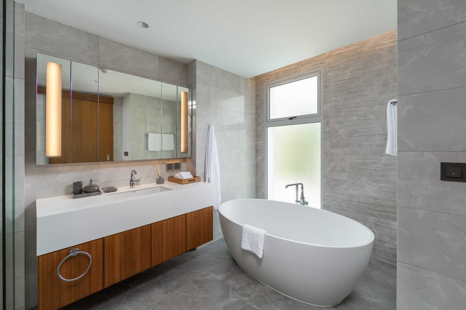 Property image - full photo 10