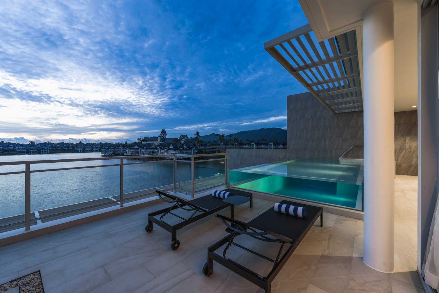 Property image - full photo 16