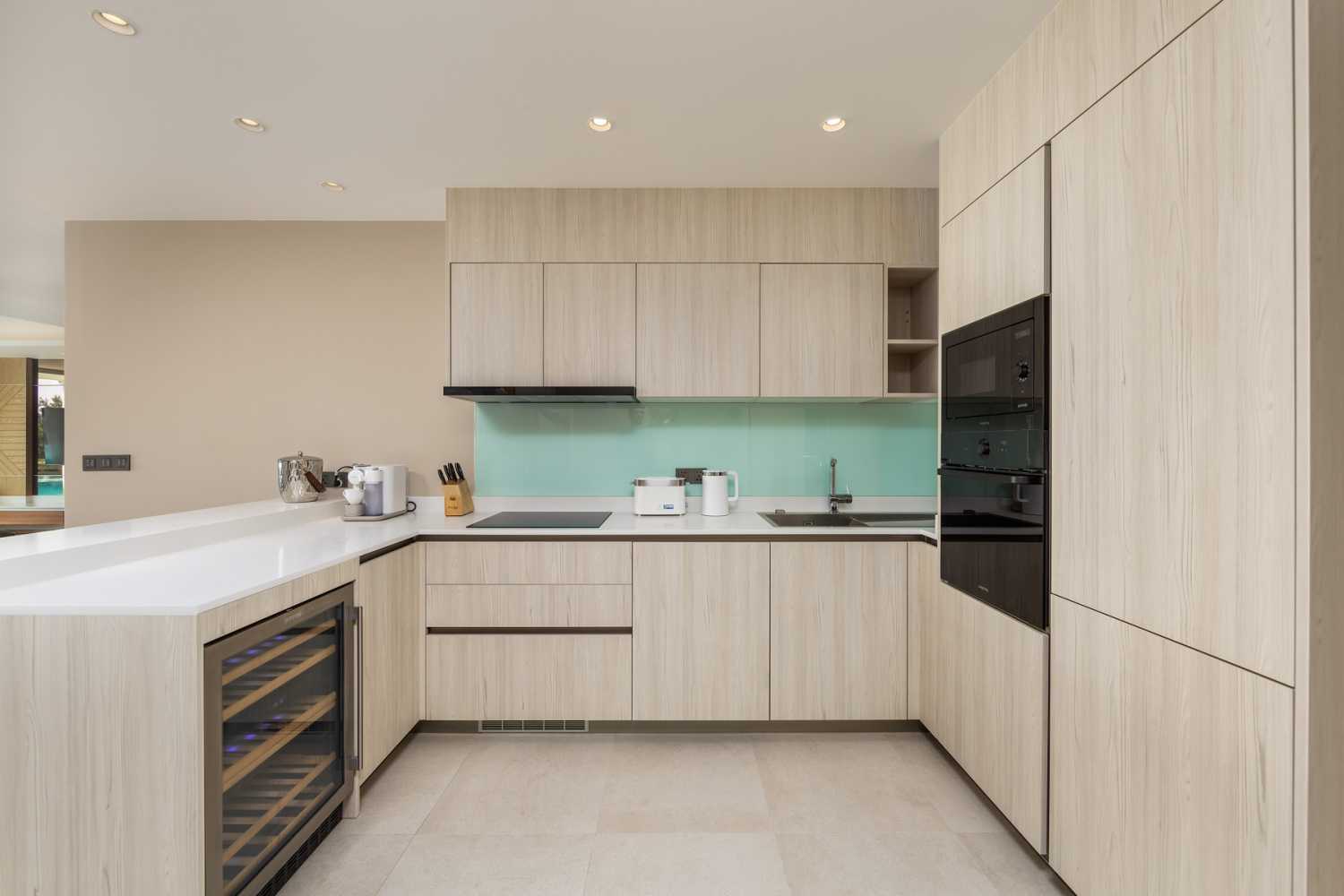 Property image - full photo 6
