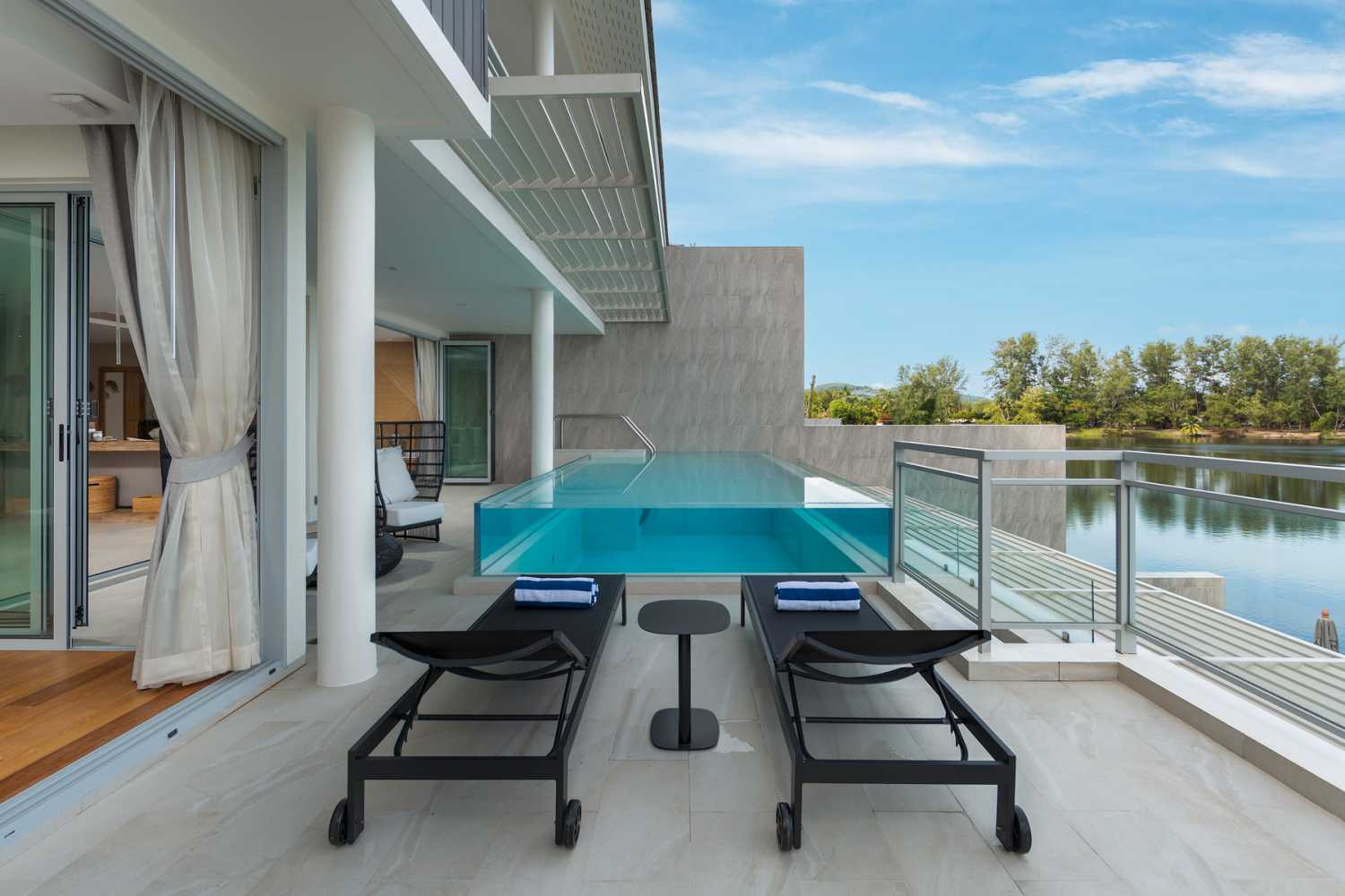 Property image - full photo 1