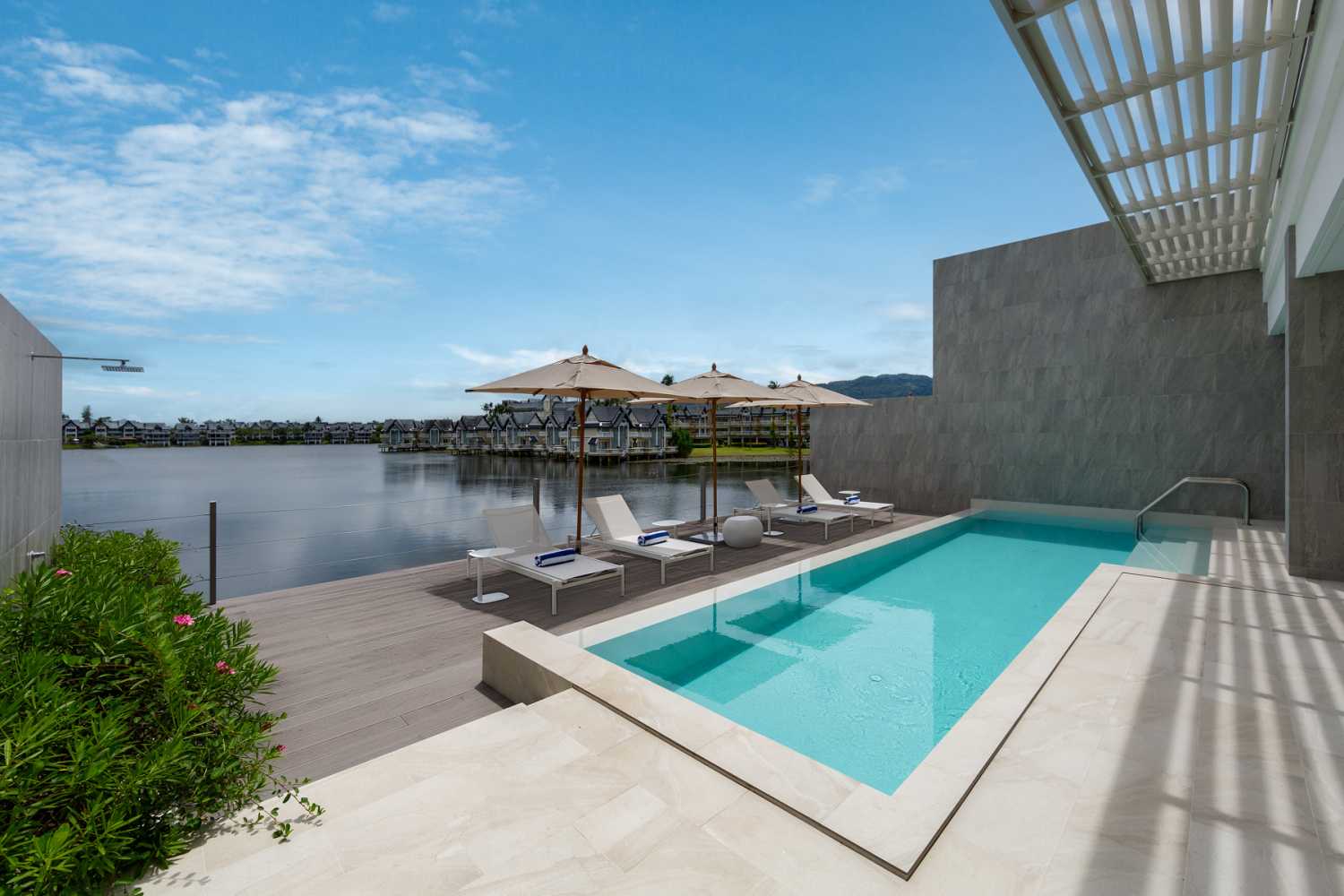Property image - full photo 4