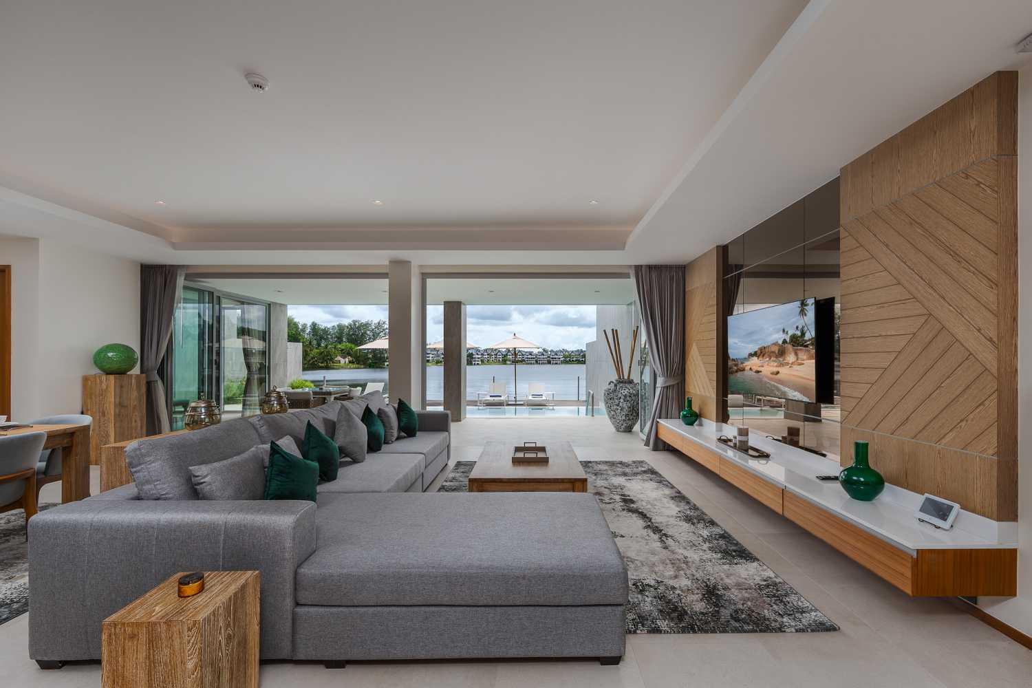 Property image - full photo 1