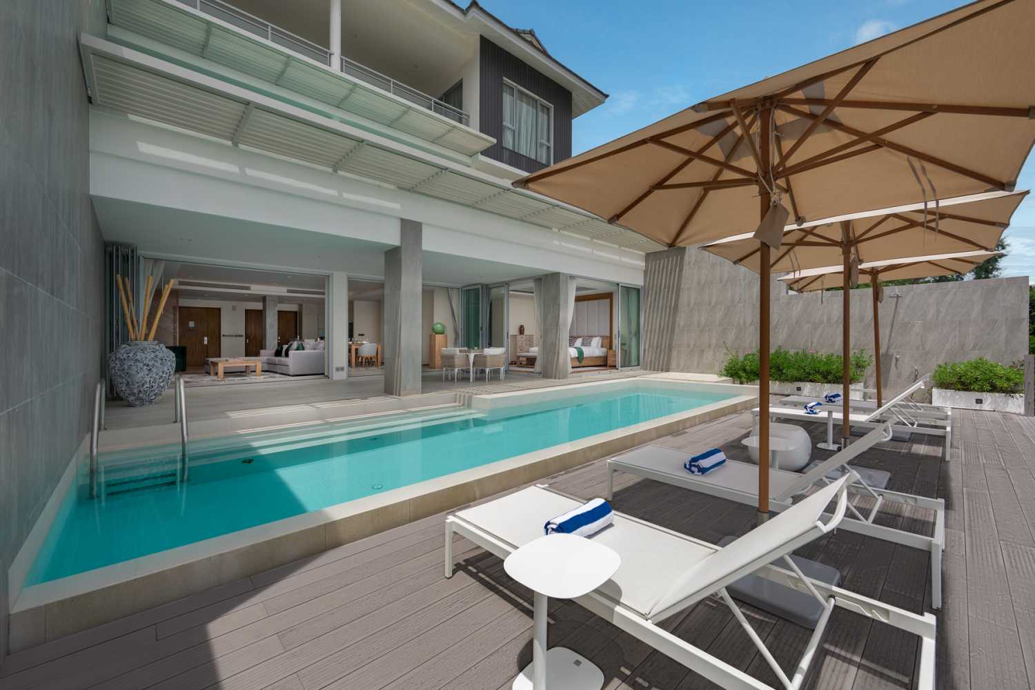 Property image - full photo 3