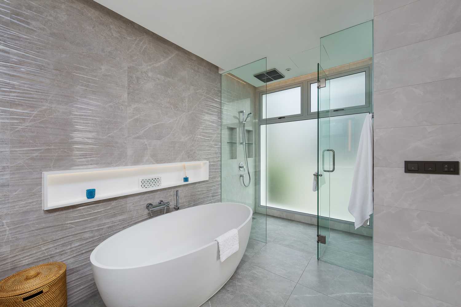 Property image - full photo 11