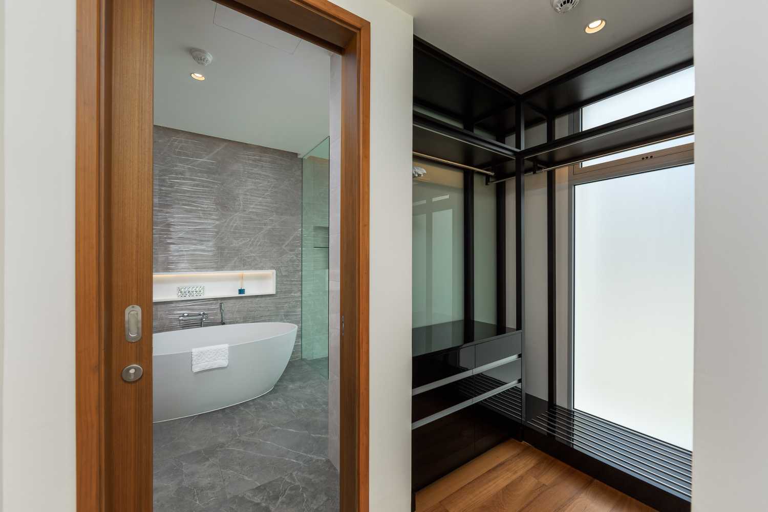 Property image - full photo 10