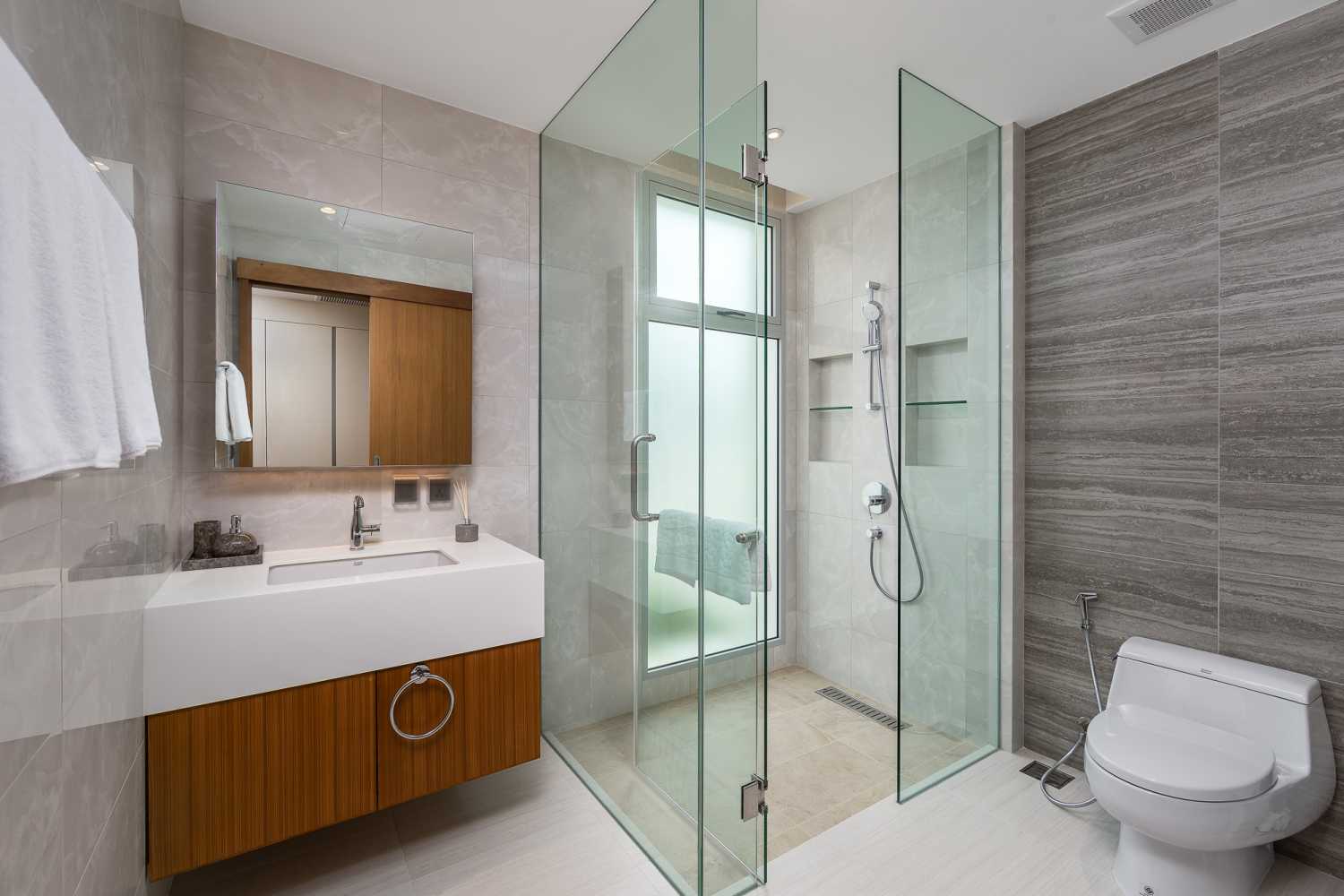 Property image - full photo 14