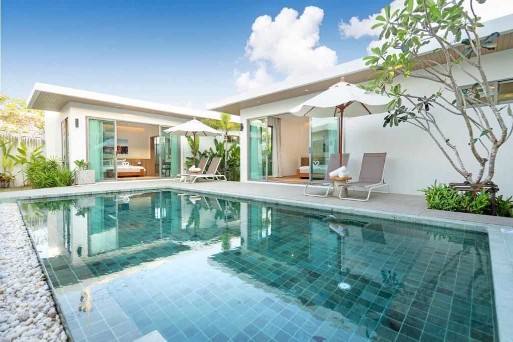 Property image - full photo 2