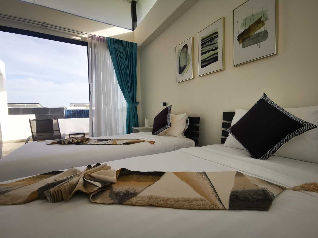 Property image - full photo 12