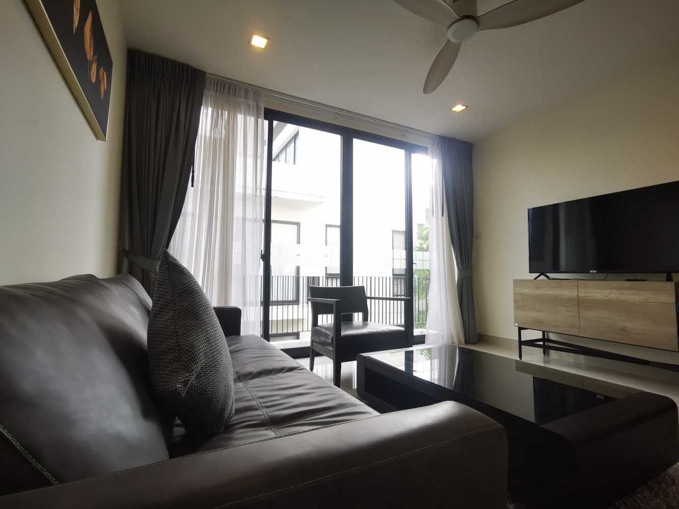 Property image - full photo 3