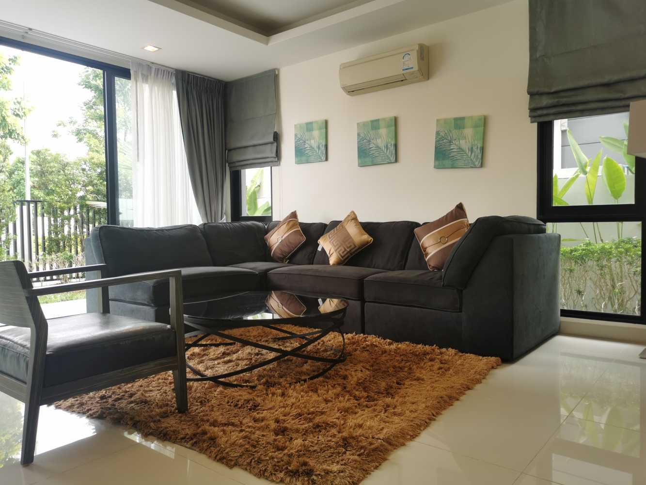 Property image - full photo 4