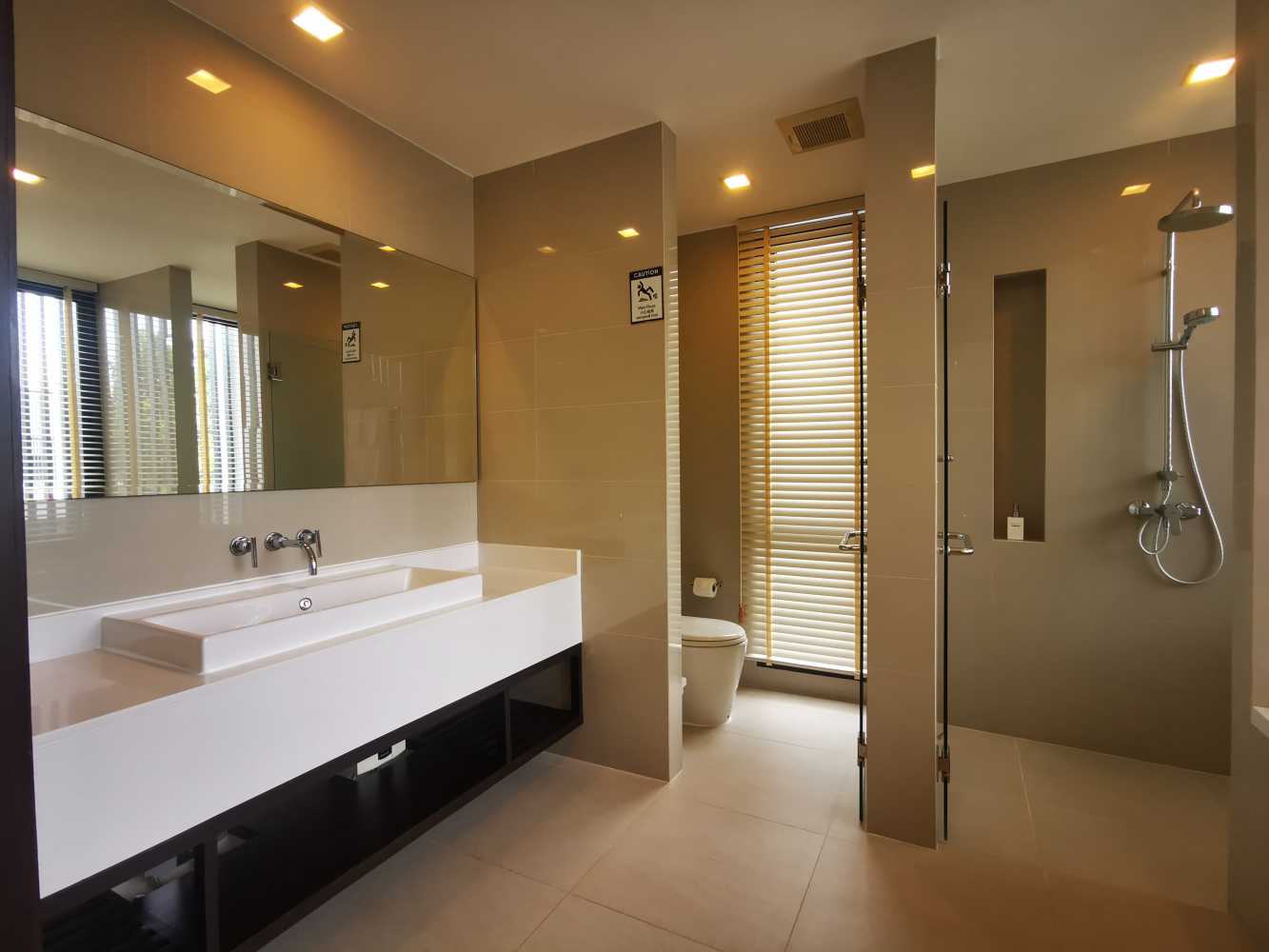 Property image - full photo 17