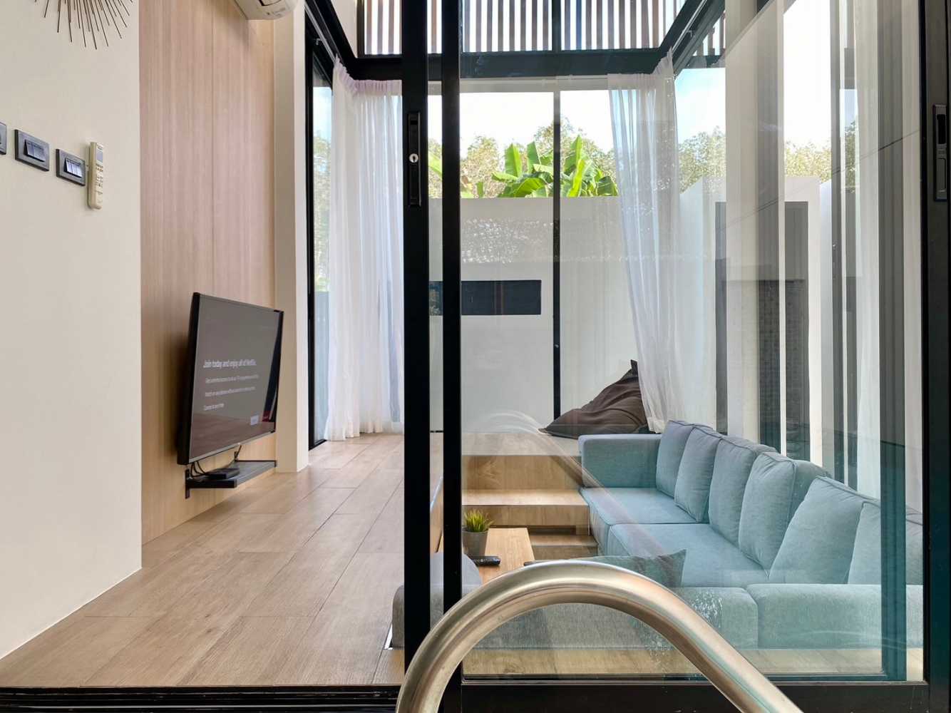Property image - full photo 11