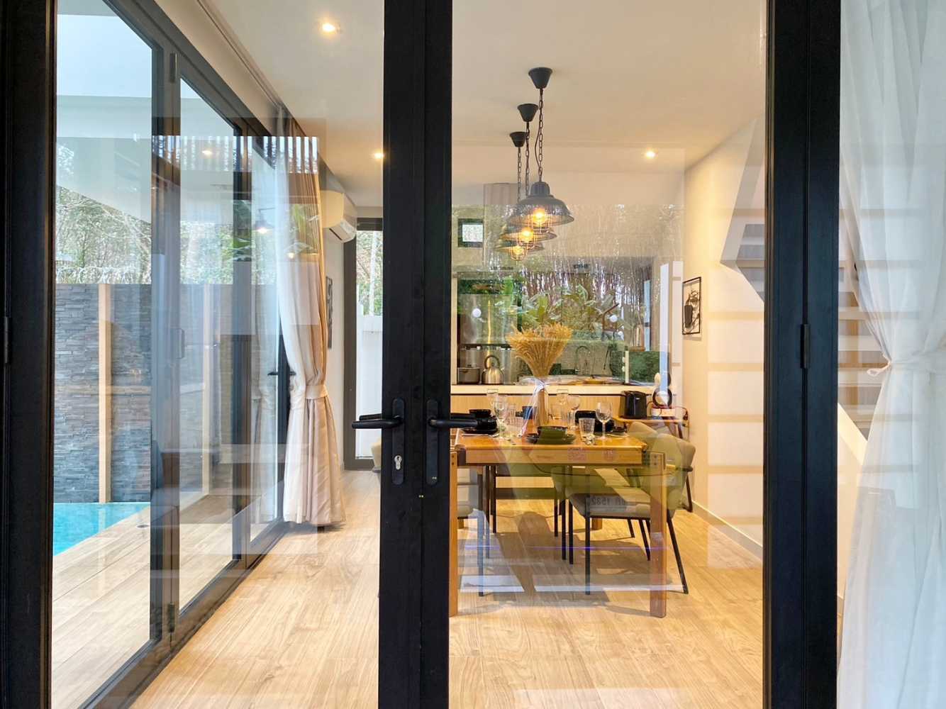Property image - full photo 6