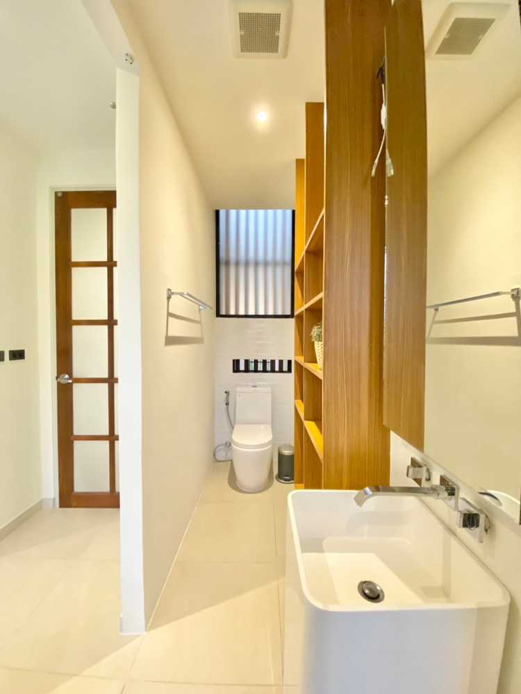 Property image - full photo 38