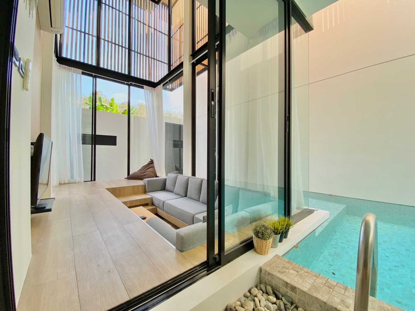 Property image - full photo 29