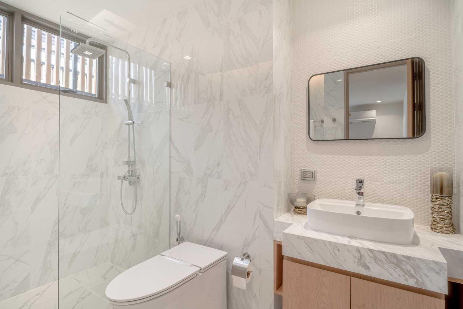 Property image - full photo 10
