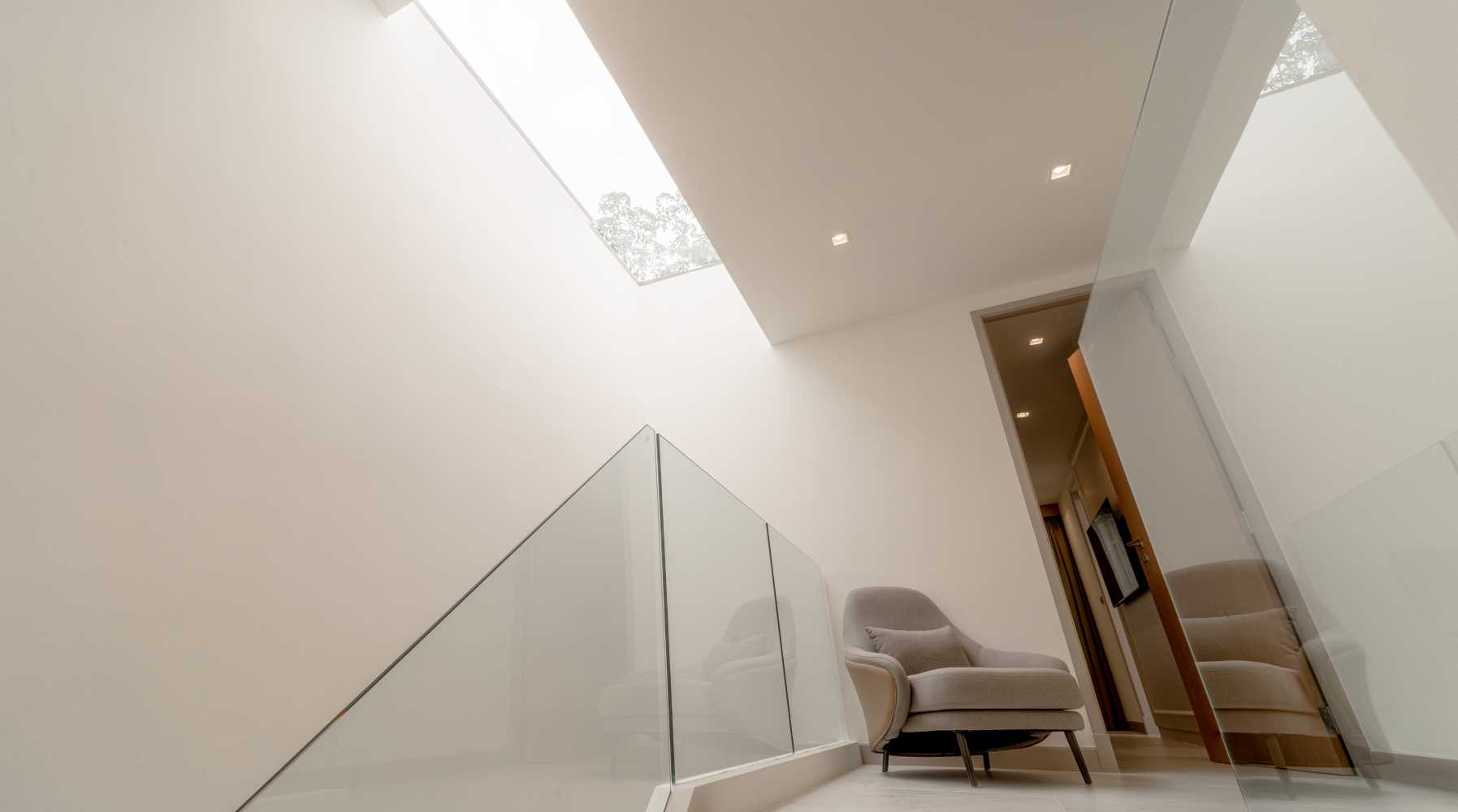 Property image - full photo 8