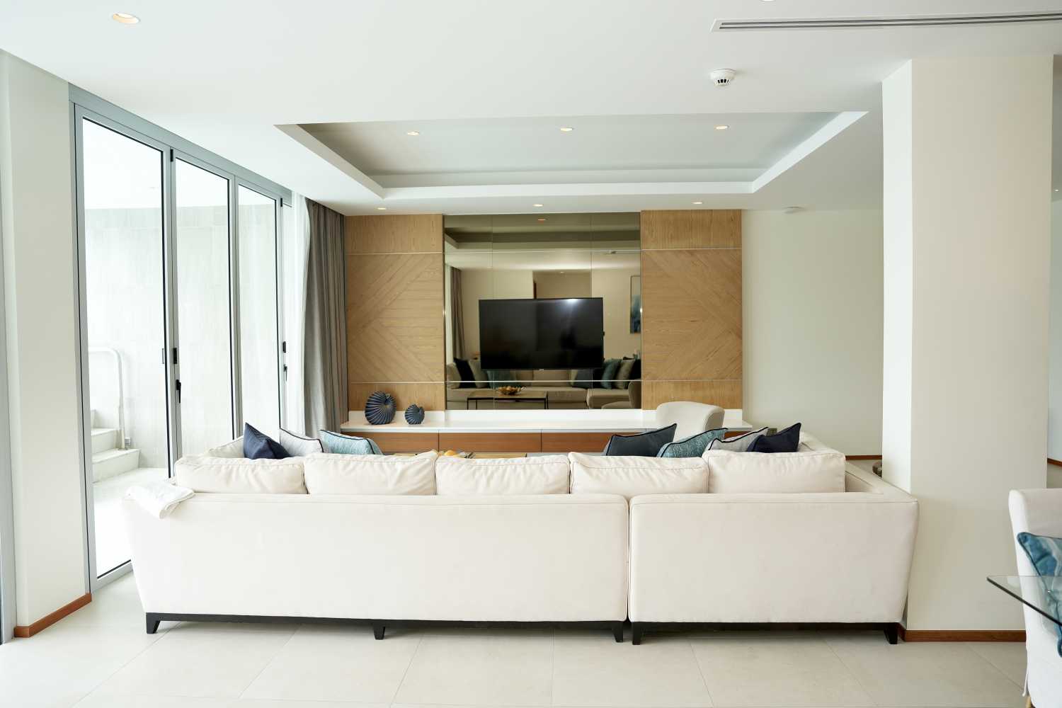 Property image - full photo 10