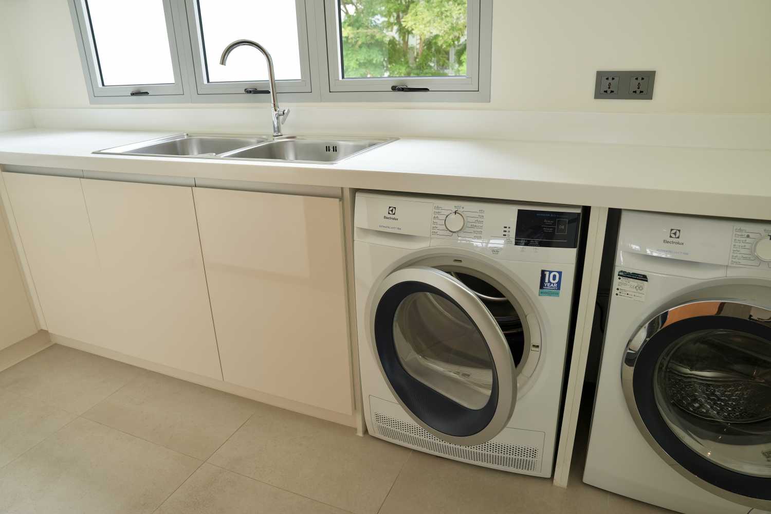 Property image - full photo 15